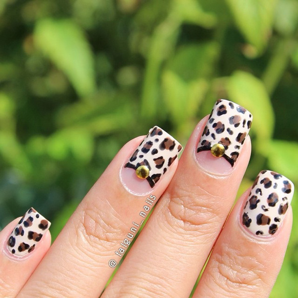 Brown and white leopard nail art design. Simple and pretty, this nail art design absolutely captivates you with how the colors are down to earth and subtle but at the same time eye catching.