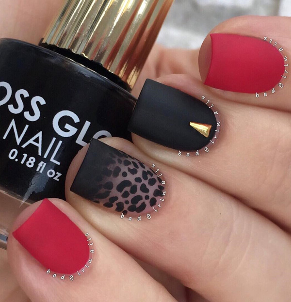 A fierce looking leopard nail art design. You can look at this design and definitely tell that it has a strong impact with its bold black and red colors slowly forming into leopard prints. The gold embellishment on top serves as a crown to glorify the elegant design.