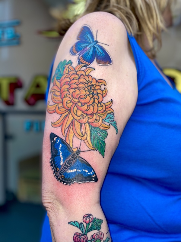 Blue daisy Bruce got to do over... - Bearcat Tattoo Gallery | Facebook