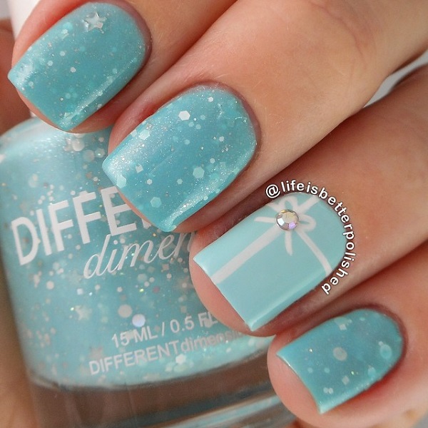 Cute Christmas Nails Baby Blue : Cute and abstract designs on the green