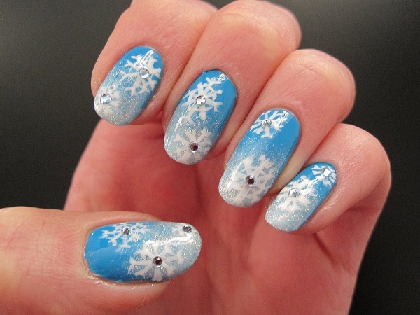 35 Snowflake Nail Art Ideas - nenuno creative