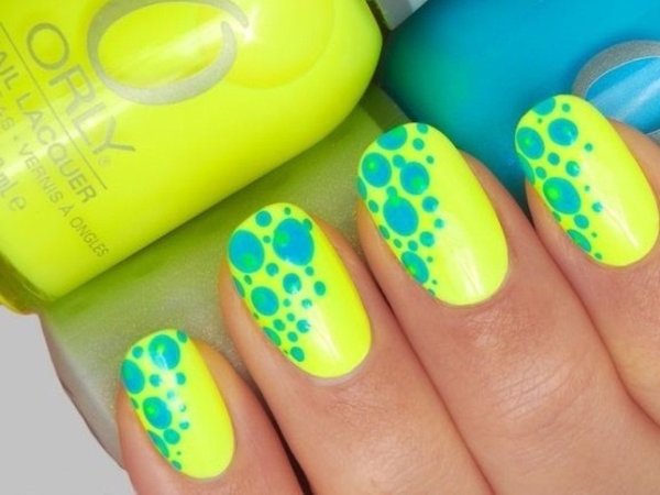 nail art with yellow color