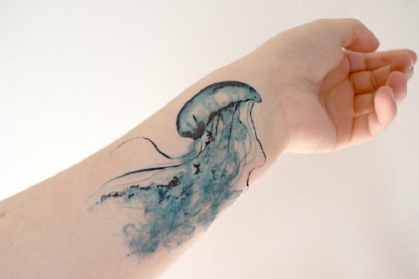 15 Beautiful and Vibrant Jellyfish Tattoos  Tattoodo