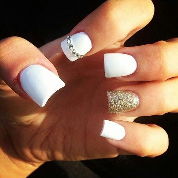 White And Gold Nail Design 23