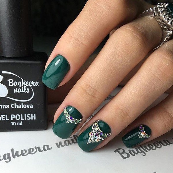 40+ Trendy Ways To Wear Green Nail Designs : Pine Green Nail Art Design