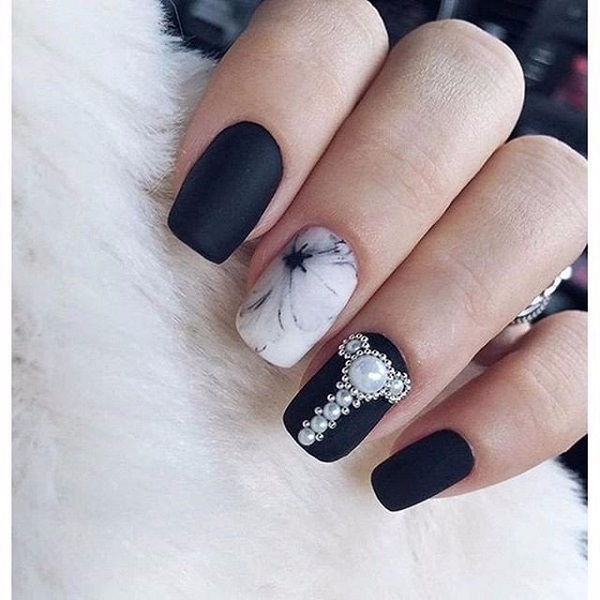 black-nail-art-designs-44