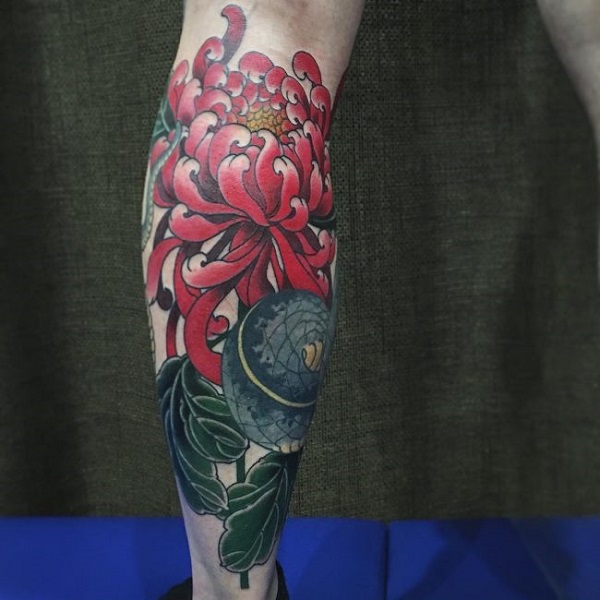red chrysanthemum in my flash Do you have any tips on dealing with tattoo  pain took me 3 hours to do this because my client keep wanting a break    rsticknpokes
